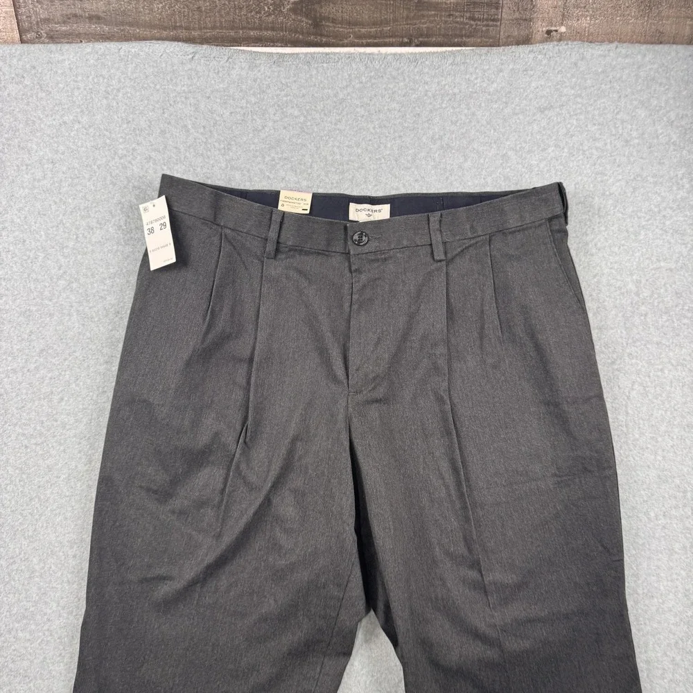 Dockers Comfort Khaki Pants Mens 38x29 Gray Pleated Relaxed Fit Stretch NEW - Picture 6 of 8
